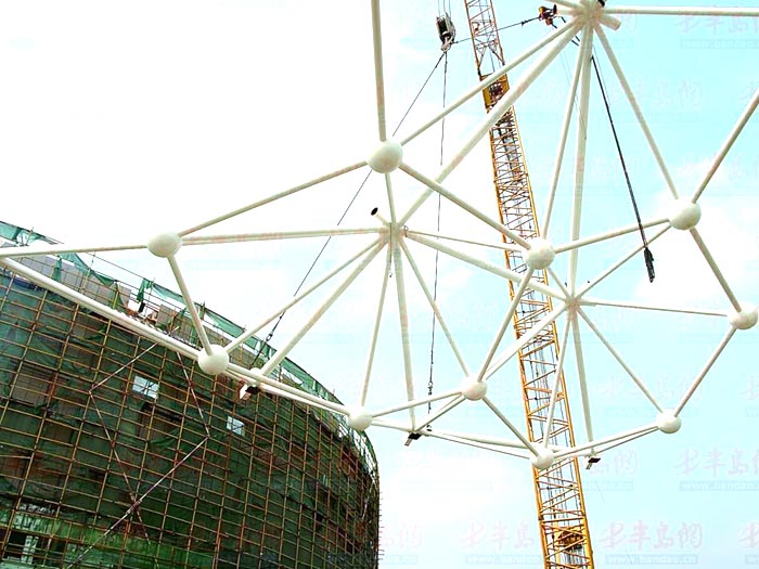 景洪体育馆网架安装